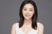 -社会现象引入，通过王钟瑶的案例引出公众对女性身材过度关注的社会现象，探讨这种关注背后的性别议题