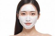 日本面膜新风尚，胸一面膜与上下分层护理的护肤革命