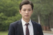 -体罚传统，林小雨所在的高中保留着古老的体罚制度，校长周明远坚持戒尺教育，认为体罚是维持纪律的必要手段